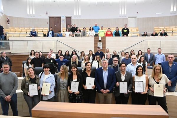 Solidaridad y deporte: el Concejo Municipal premió a clubes rosarinos por sus Cocinas Solidarias