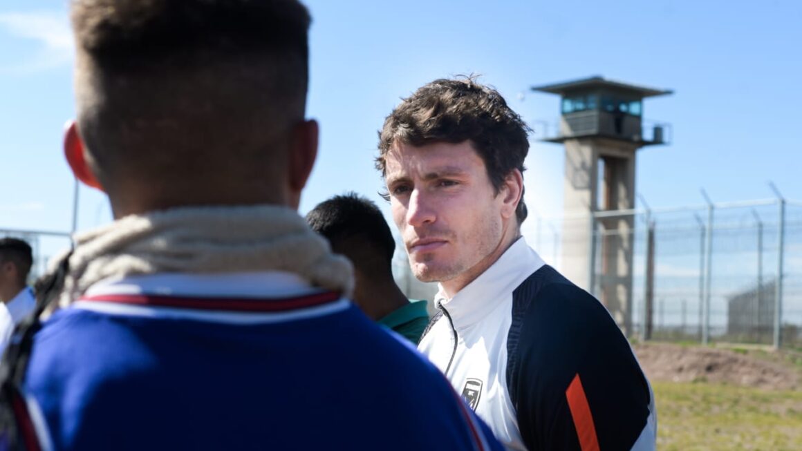 En Mendoza, Gonzalo Bertranou compartió un entrenamiento de rugby con Los Caciques