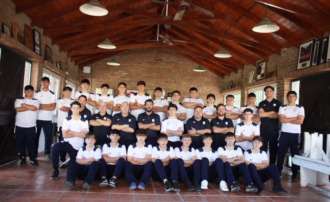 El seleccionado de Menores de 16 años de Rosario Desarrollo rumbo a Junín para participar de una nueva edición del Torneo Nacional de la categoría