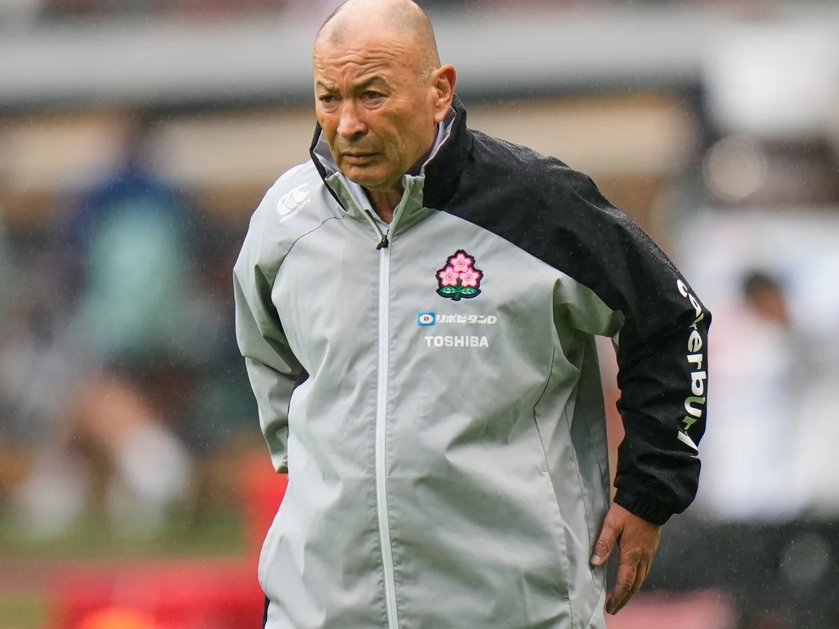 Escándalo en Japón: Eddie Jones fue suspendido por insultar a los árbitros