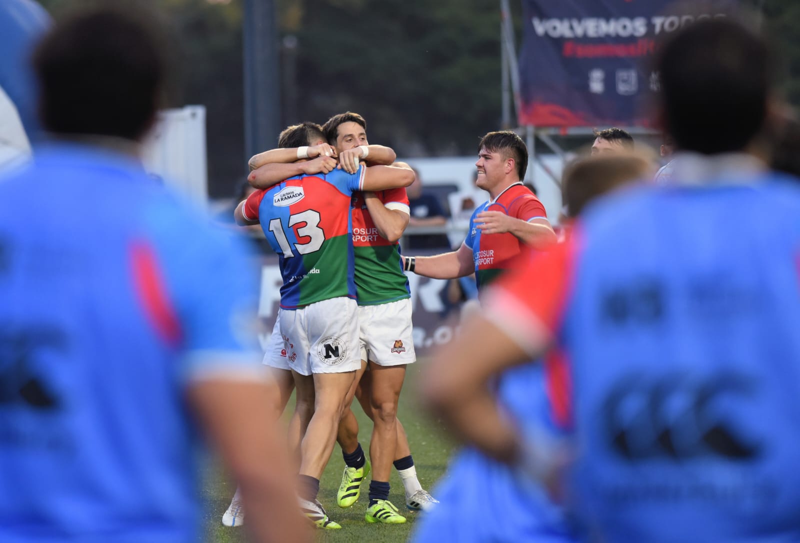 ¡Rugido de playoffs! Capibaras XV bajó a Pampas en un Hipódromo colmado y sueña despierto